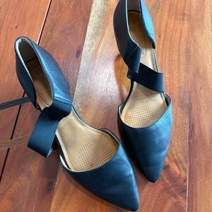 Corso Como Black Pointed Heels with Elastic Strap